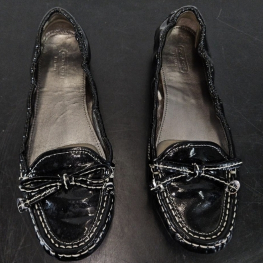 ⭐Coach⭐ Black Patent Leather Loafers Women’s - Size 8.5 - Classic Flats - Picture 2 of 11